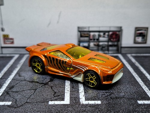 Hot wheels scorcher - hot,