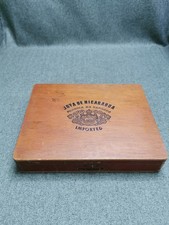 Zigarrenkiste aus Holz