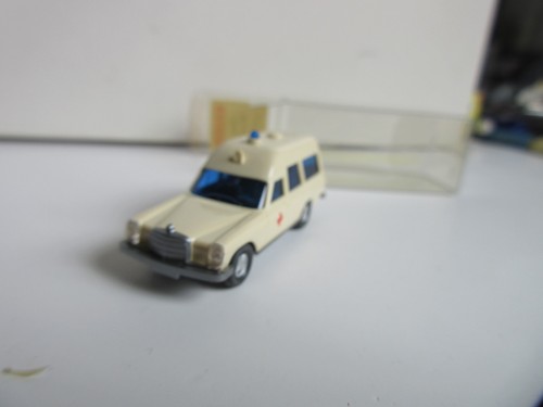 Wiking mercedes 200 drk - 1:87,