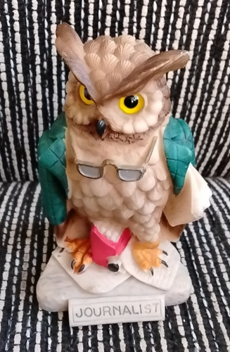 Eulenfigur aus kunstharz - eulenfigur,