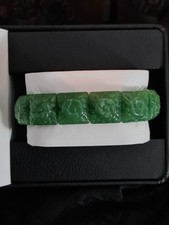 Neues grünes Jade-Armband –