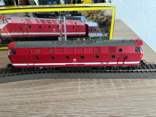 Dieseilokomotive 229 von - br,