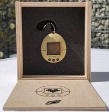 IMBUE – Tamagotchi – NOTHING LASTS FOREVER – Skulptur