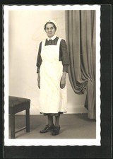 Foto-AK Rot-Kreuz-Schwester in Ordenstracht 
