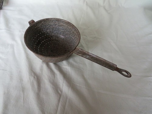 Sieb aus emaille mit - sieb,