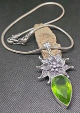 Peridot Anhänger + Silber