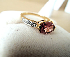 Ring , Fingerring mit farbigem