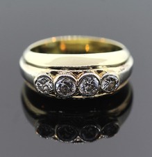 SCHÖNER RING MIT 4 BRILLANTEN