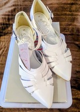 Bequeme Braut-Schuhe weiß