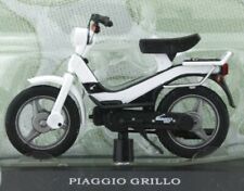 PIAGGIO Grillo - white - Atlas 1:18