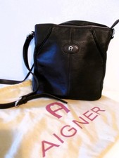 Aigner Handtasche Damen Umhängetasche Leder Braun mit Verwahrungstasche