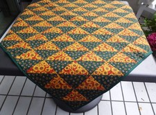 Decke Tischdexke Quilt Handarbeit Dreiecke  Sonnenblumen  80x80