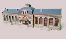 Großer schöner Bahnhof mit Bahnsteig - Modell gebaut H0 1:87