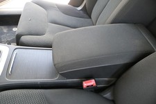 VW Passat 3C Mittelarmlehne Armlehne Fach original komplett zum nachrüsten Stoff