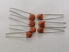 7 Stück 2KV 560pF Hochvolt