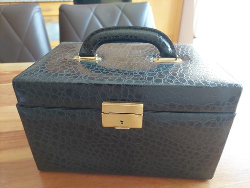 Eleganter schmuckkoffer - eleganter,