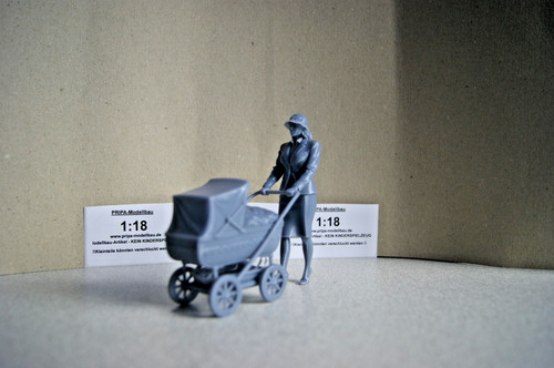 Figur frau mit kinderwagen - figur, ca