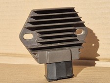 Honda Dylan 125 / 150...Gleichrichter / Spannungsregler.