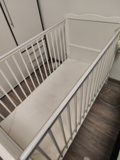 Kinderbett mit Matratze   70