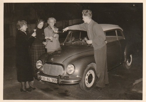Vintage foto personen mit auto - personen,