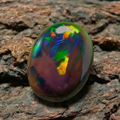 Seltener schwarzopal edelstein - schwarzopal,