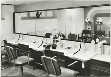 67/434 AK BERUF FRISEUR FRISEURSALON DDR TROCKENHAUBEN SCHELLERHAU SPIEGEL 1984