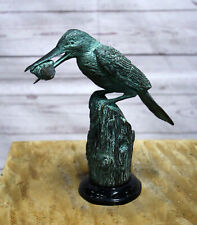 Bronzefigur Eisvogel mit Fisch