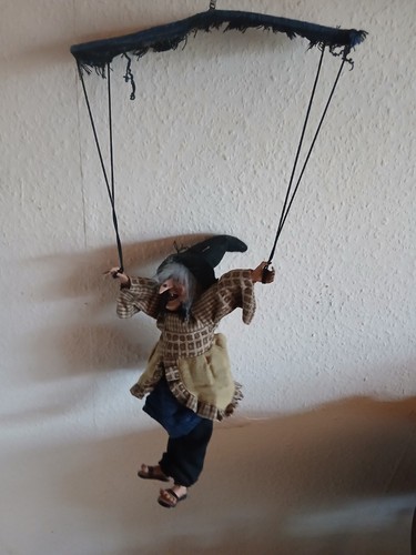 Deko hexe mit gleitschirm - deko,