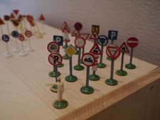 52x DDR Verkehrszeichen H0