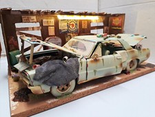 Vergessene Autowelt - Werkstatt beleuchtet Pontiac GTO 1965 Coupé 1:18