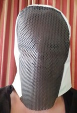 Lackmaske mit Gummigitter im Gesichtsfeld Lackhaube Vinylmask with Rubbernet 