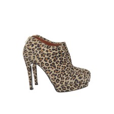 Enrico Antinori, Stiefeletten