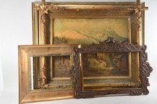 H98Q77- 4x Holz Rahmen ua mit Efeu Dekor 1x mit Kunstdruck Bergdorf 