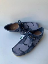 NEU HERREN CLARKS ORIGINALS WALLABEE Blau Camouflage VELOURSLEDER SCHUHE GRÖßE UK 9