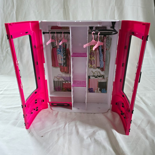Barbie kleiderschrank - barbie,