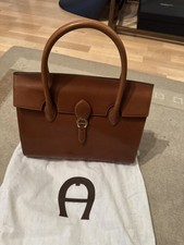Aigner Handtasche im „Kelly