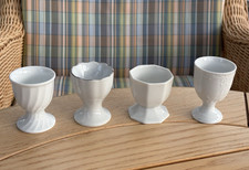 4 Eierbecher Porzellan weiß