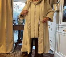 Wunderschöner neuer Mantel,aus Italien,wollweiss,in Größe XL innen gefüttert 