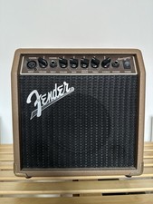 Fender Acoustasonic 15 Akustikgitarren Verstärker + Fender Instrumentenkabel