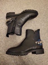 Schicke schwarze Stiefeletten mit silberner Kette Größe 37 von Only