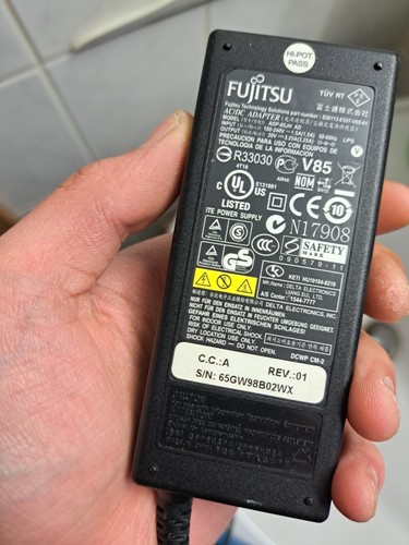 Original fujitsu netzteil - netzteil, 65w