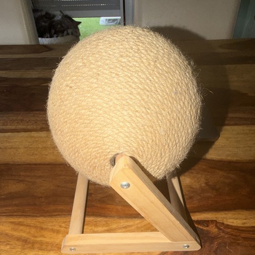 Katzen kratzball aus - katzen, auf