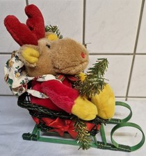 Weihnachtsdeko Sunkid Rentier im Korbschlitten – festliche Dekofigur Weihnachten