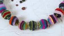 UNIKAT Filzkette Kette Collier bunt handgefertigt 65 cm lang, 2,3 cm breit