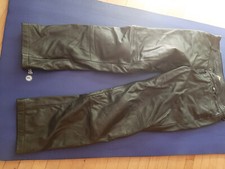 BMW Lederhose Gr.54 mit Knieprotektoren schwarz ,keine Gebrauchsspuren