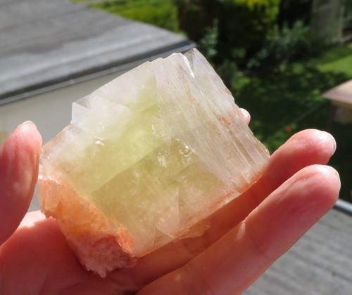 Fluorapophylit einzelkristall - fluorapophylit,
