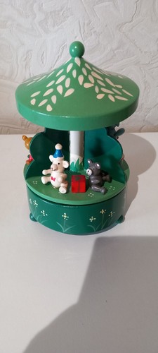 Runde spieluhr mit figuren - spieluhr,