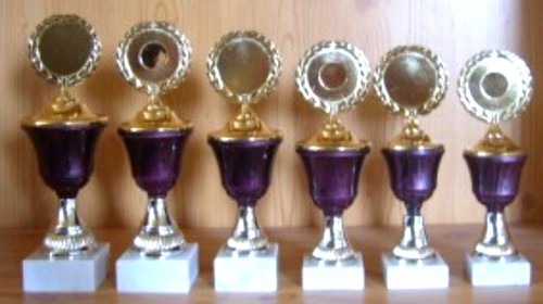 Pokale lila serie gestaffelt - serie,