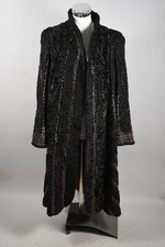 Q46B02- Jahn Design Stuttgart Lammfell Mantel Größe S/M mit Leder Applikationen