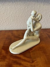 Neutettau Porzellan Figur Mutter mit Kind liebliche Darstellung weiß